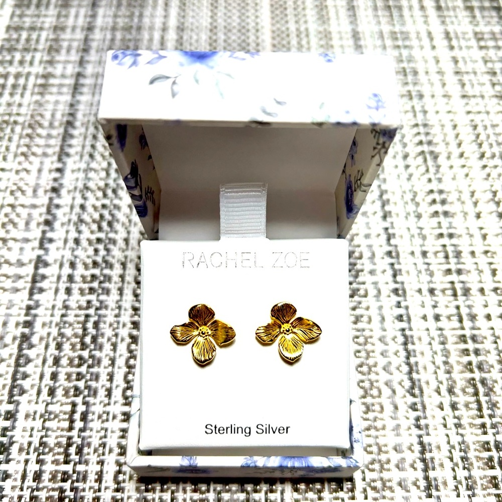 Rachel Zoe- BRAND NEW floral gold toned Stud earrings ✨✨✨Box included 🎁